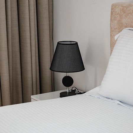 Riviera Hotel-City Center วญอเรอ ภายนอก รูปภาพ