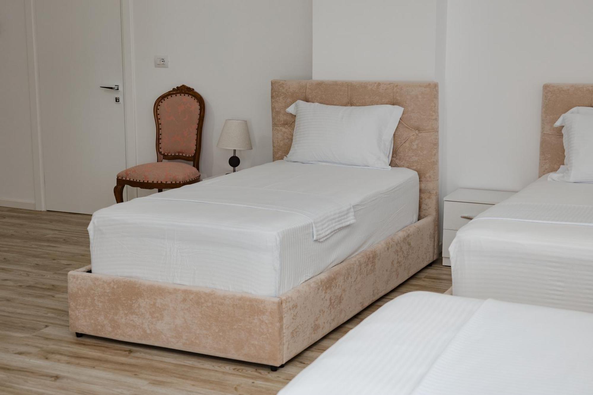 Riviera Hotel-City Center วญอเรอ ภายนอก รูปภาพ