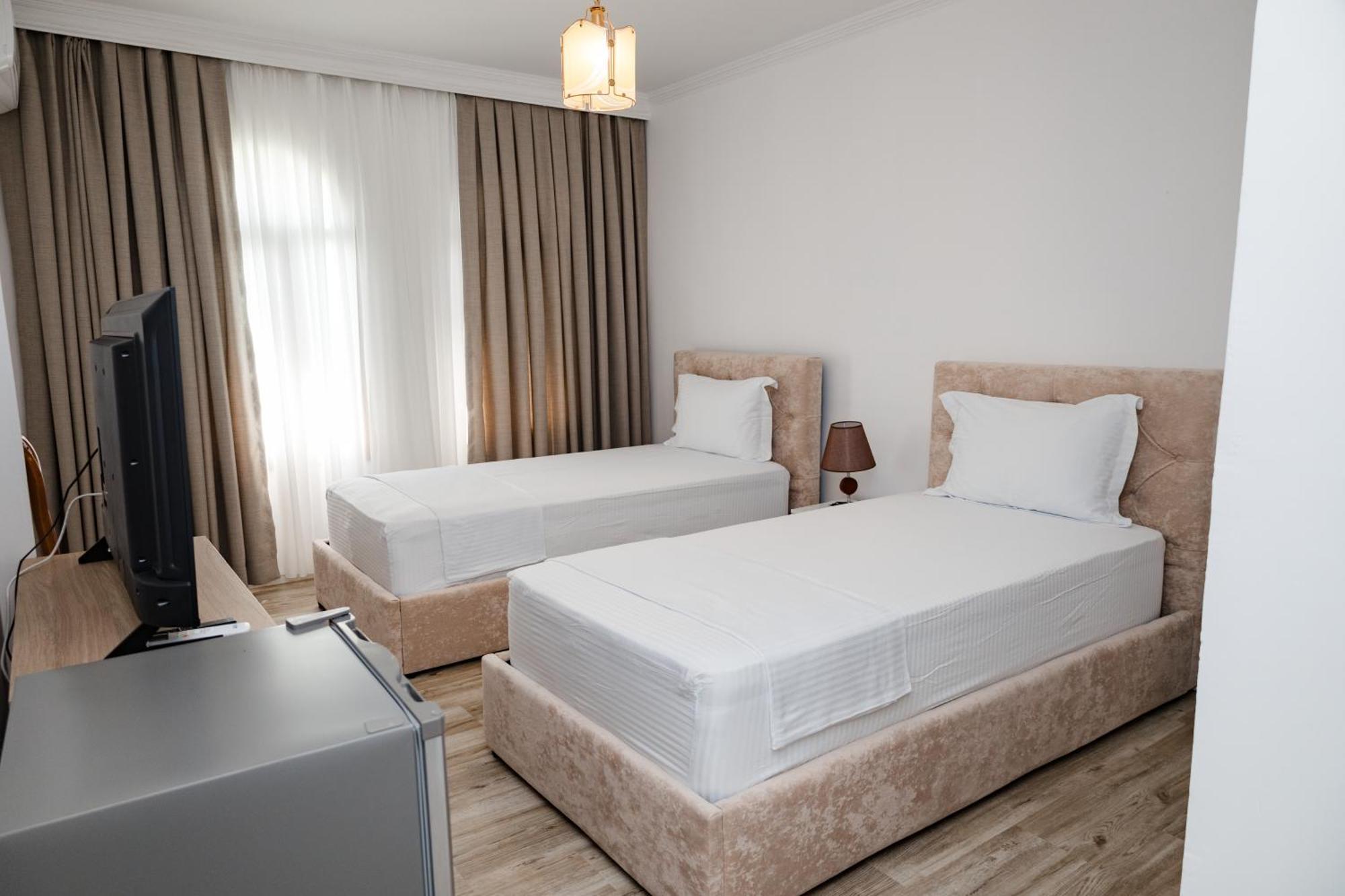 Riviera Hotel-City Center วญอเรอ ภายนอก รูปภาพ